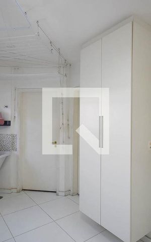 Apartamento para alugar com 240m², 4 quartos e 3 vagas Apartamento para alugar com 240m², 4 quartos e 3 vagasÁrea de serviço