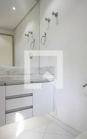 Apartamento para alugar com 240m², 4 quartos e 3 vagas Apartamento para alugar com 240m², 4 quartos e 3 vagasBanheiro suíte 2