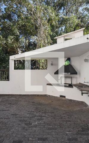 Apartamento para alugar com 240m², 4 quartos e 3 vagas Apartamento para alugar com 240m², 4 quartos e 3 vagasChurrasqueira