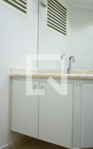 Apartamento para alugar com 240m², 4 quartos e 3 vagas Apartamento para alugar com 240m², 4 quartos e 3 vagasLavabo