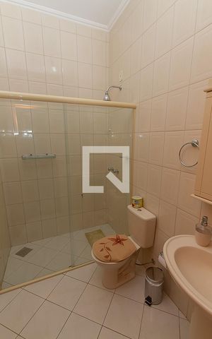 Casa à venda com 278m², 3 quartos e 2 vagas Casa à venda com 278m², 3 quartos e 2 vagasBanheiro Salão de Festas