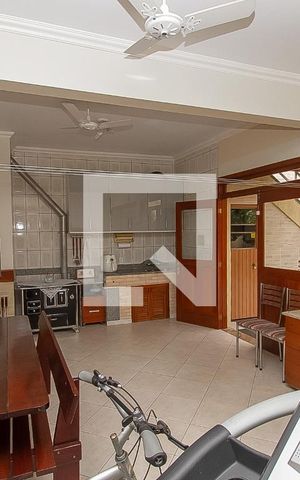 Casa à venda com 278m², 3 quartos e 2 vagas Casa à venda com 278m², 3 quartos e 2 vagasSalão de Festas