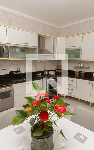 Casa à venda com 278m², 3 quartos e 2 vagas Casa à venda com 278m², 3 quartos e 2 vagasCozinha