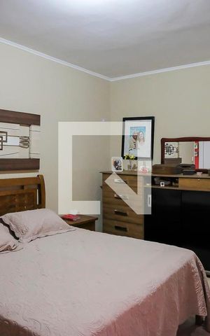 Casa à venda com 230m², 3 quartos e 2 vagasSuíte 