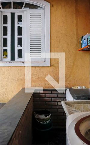 Casa à venda com 230m², 3 quartos e 2 vagasVaranda e área de serviço