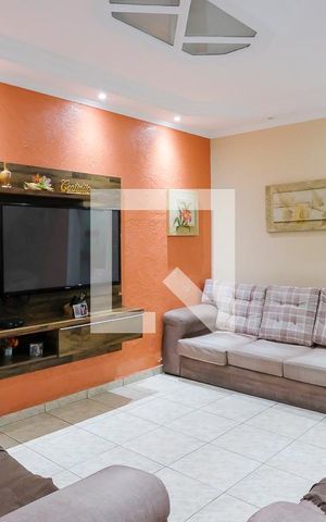 Casa à venda com 230m², 3 quartos e 2 vagasSala