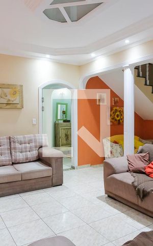 Casa à venda com 230m², 3 quartos e 2 vagasSala
