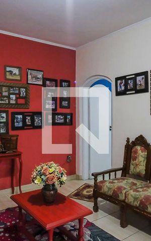 Casa à venda com 230m², 3 quartos e 2 vagasAcesso aos quartos