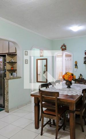 Casa à venda com 230m², 3 quartos e 2 vagasSala de jantar