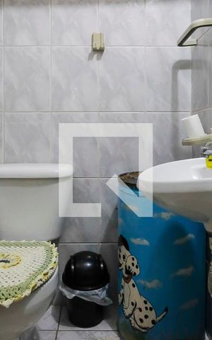 Casa à venda com 230m², 3 quartos e 2 vagasBanheiro do quintal