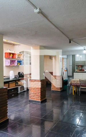 Casa à venda com 230m², 3 quartos e 2 vagasQuintal
