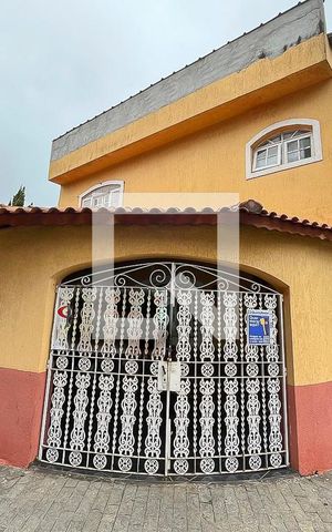 Casa à venda com 230m², 3 quartos e 2 vagasFachada