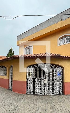 Casa à venda com 230m², 3 quartos e 2 vagasFachada
