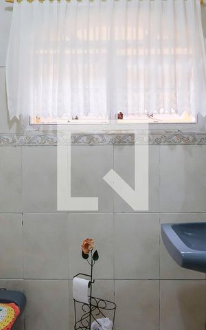 Casa à venda com 230m², 3 quartos e 2 vagasLavabo