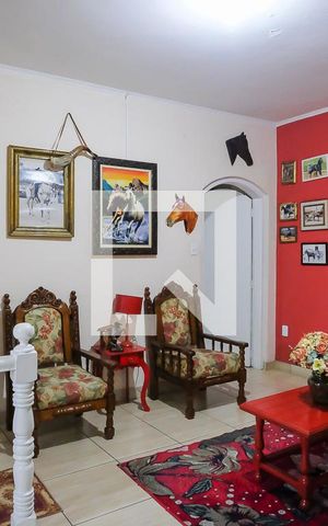 Casa à venda com 230m², 3 quartos e 2 vagasAcesso aos quartos
