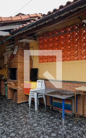 Casa à venda com 230m², 3 quartos e 2 vagasVaranda e área de serviço
