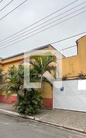 Casa à venda com 230m², 3 quartos e 2 vagasFachada