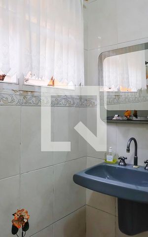 Casa à venda com 230m², 3 quartos e 2 vagasLavabo
