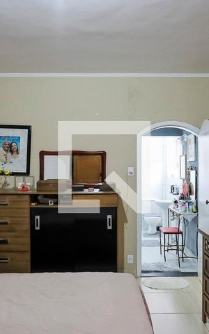 Casa à venda com 230m², 3 quartos e 2 vagasSuíte 