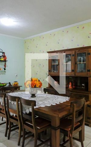 Casa à venda com 230m², 3 quartos e 2 vagasSala de jantar