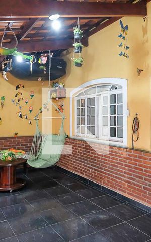 Casa à venda com 230m², 3 quartos e 2 vagasGaragem