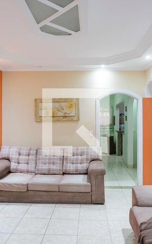 Casa à venda com 230m², 3 quartos e 2 vagasSala