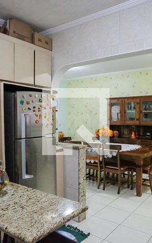 Casa à venda com 230m², 3 quartos e 2 vagasCozinha