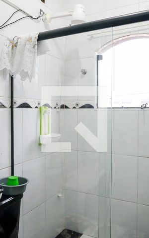 Casa à venda com 230m², 3 quartos e 2 vagasBanheiro