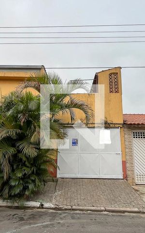 Casa à venda com 230m², 3 quartos e 2 vagasFachada