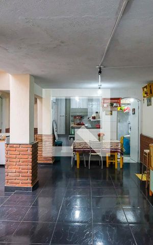 Casa à venda com 230m², 3 quartos e 2 vagasQuintal