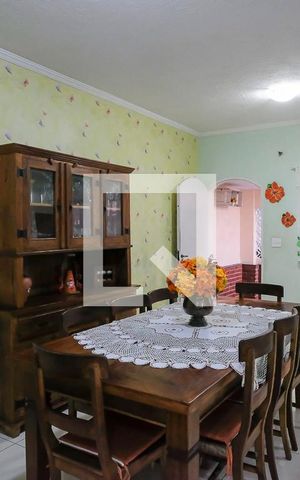 Casa à venda com 230m², 3 quartos e 2 vagasSala de jantar