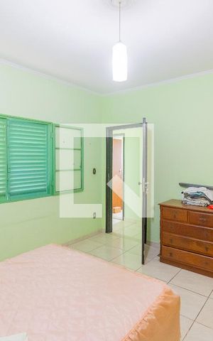 Casa à venda com 383m², 7 quartos e 4 vagas Casa à venda com 383m², 7 quartos e 4 vagasQuarto 3