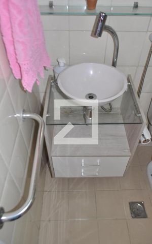 Apartamento à venda com 78m², 2 quartos e 1 vagaBanheiro Social