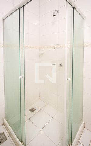 Apartamento à venda com 76m², 3 quartos e 1 vaga Apartamento à venda com 76m², 3 quartos e 1 vagaBanheiro