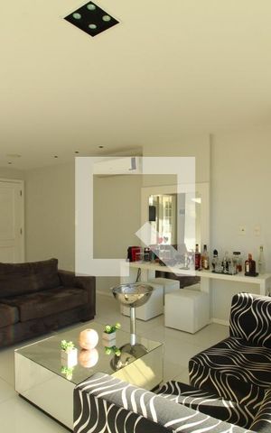 Apartamento à venda com 100m², 3 quartos e 3 vagasSala