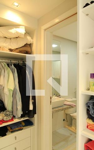 Apartamento à venda com 100m², 3 quartos e 3 vagasCloset - Suíte 2