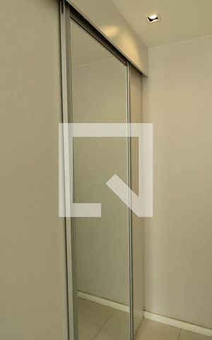 Apartamento à venda com 100m², 3 quartos e 3 vagasSuíte 2 - Porta do Closet