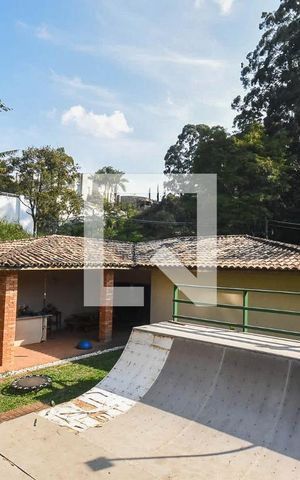 Casa para alugar com 600m², 3 quartos e 2 vagas Casa para alugar com 600m², 3 quartos e 2 vagasFachada posterior
