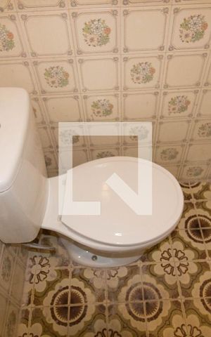 Casa à venda com 240m², 4 quartos e 4 vagasLavabo