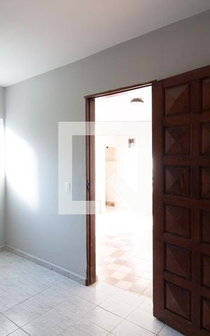 Casa à venda com 240m², 4 quartos e 4 vagasQuarto de Serviço