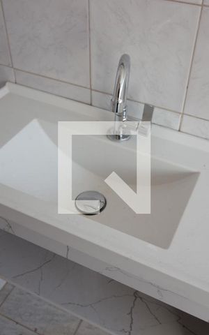 Casa à venda com 240m², 4 quartos e 4 vagasBanheiro da Suíte do Fundo