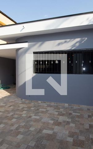 Casa à venda com 240m², 4 quartos e 4 vagasGaragem
