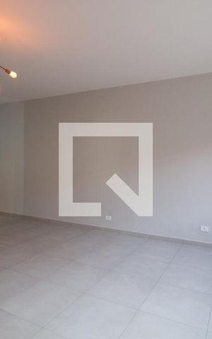 Casa à venda com 240m², 4 quartos e 4 vagasSala