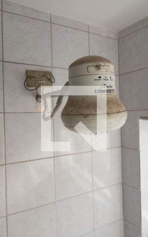 Casa à venda com 240m², 4 quartos e 4 vagasBanheiro da Suíte do Fundo