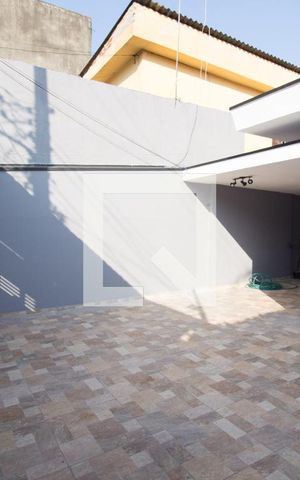 Casa à venda com 240m², 4 quartos e 4 vagasGaragem