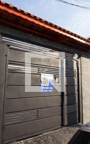 Casa à venda com 240m², 4 quartos e 4 vagasFachada