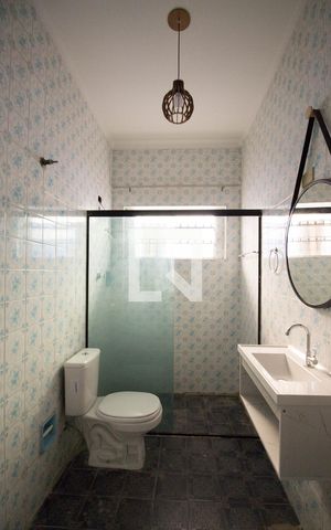 Casa à venda com 240m², 4 quartos e 4 vagasBanheiro Social