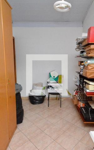 Casa à venda com 254m², 3 quartos e 5 vagas Casa à venda com 254m², 3 quartos e 5 vagasEscritório