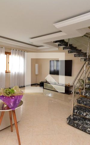 Casa à venda com 254m², 3 quartos e 5 vagas Casa à venda com 254m², 3 quartos e 5 vagasSala
