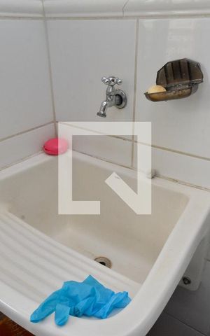Casa à venda com 254m², 3 quartos e 5 vagas Casa à venda com 254m², 3 quartos e 5 vagasÁrea de Serviço
